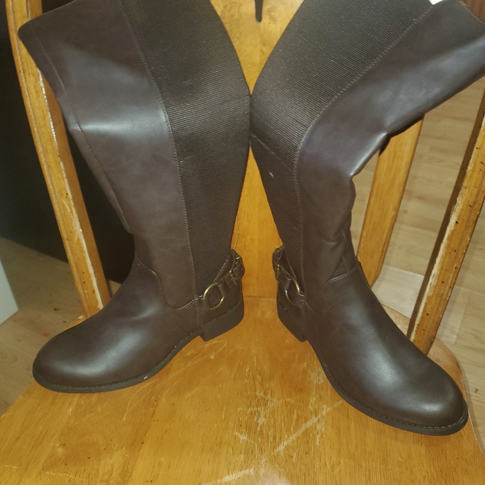 Brown boutique boots